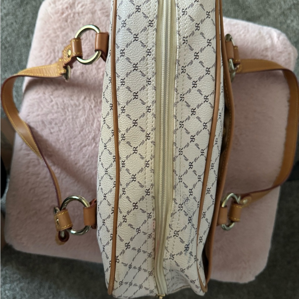 Rioni Cream and Tan Shoulder Bag